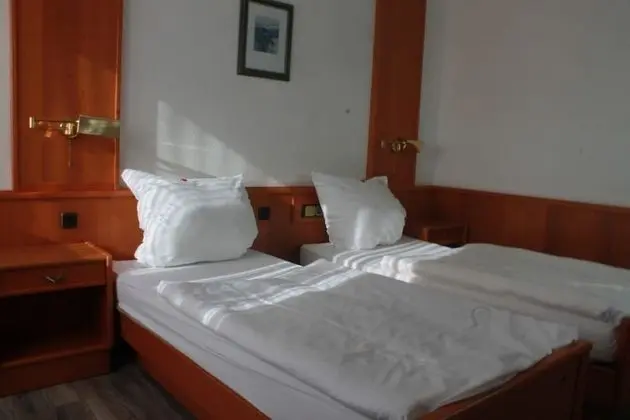 Tek Büyük veya İki Ayrı Yataklı Oda