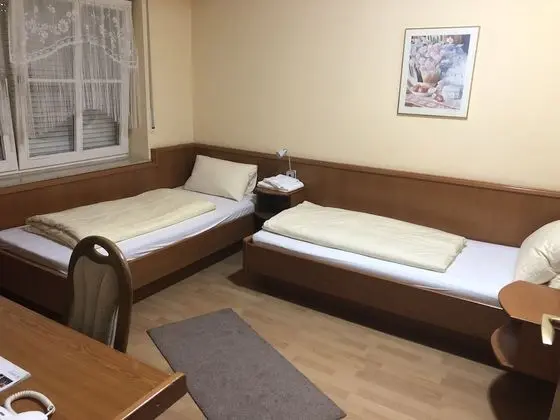 Tek Büyük Yataklı Oda