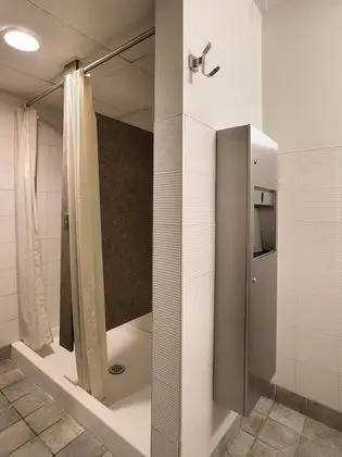 İki Ayrı Yataklı Oda, Ortak Banyo (1 Trundle bed)
