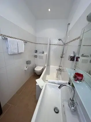 Business Tek Büyük Yataklı Oda