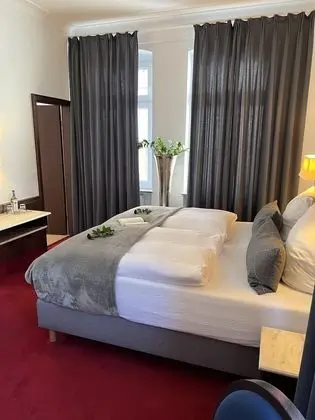 Business Tek Büyük Yataklı Oda