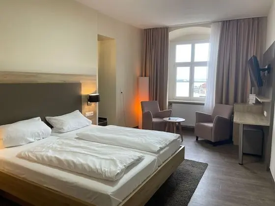 Comfort Tek Büyük Yataklı Oda