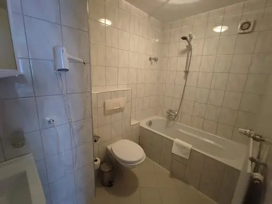 Süit, Banyolu/Duşlu