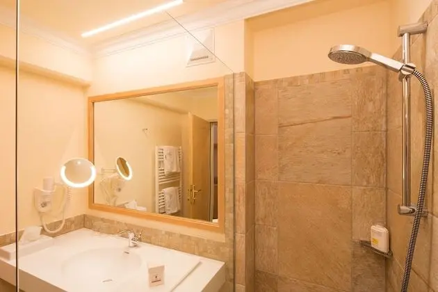 Tek Büyük Yataklı Oda, Balkon