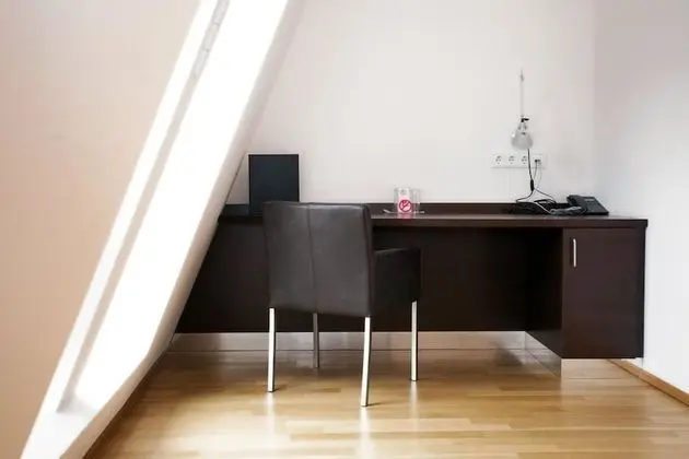 Business Tek Büyük Yataklı Oda