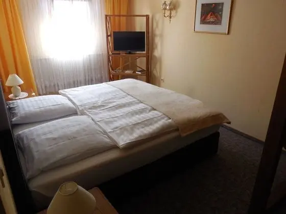 Comfort Tek Büyük Yataklı Oda