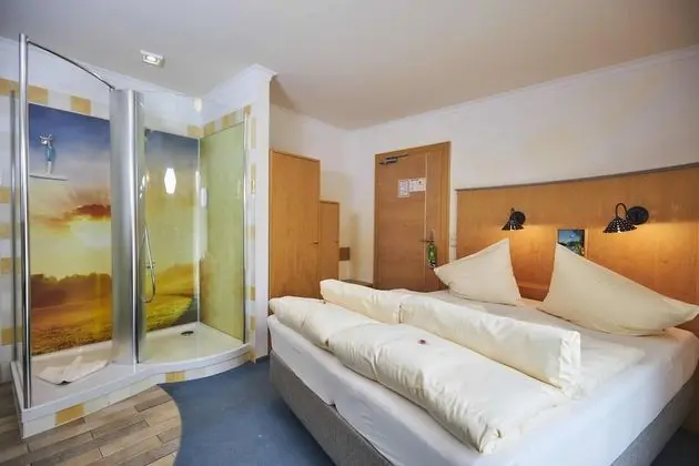 Design Tek Büyük Yataklı Oda, 1 Büyük (Queen) Boy Yatak