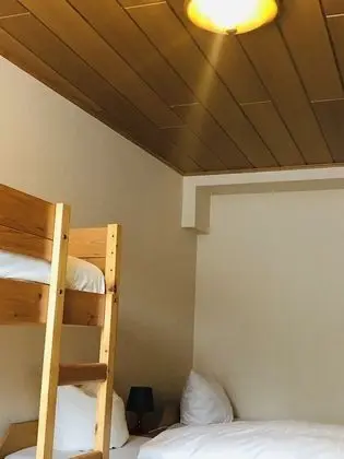 Üç Kişilik Oda