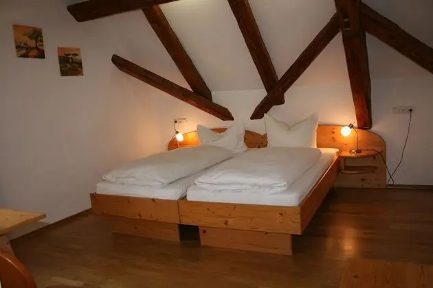 Büyük Yataklı Tek Kişilik Oda