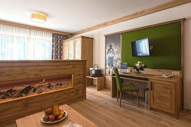 Deluxe Tek Büyük Yataklı Oda, Balkon, Dağ Manzaralı (Graukogel)