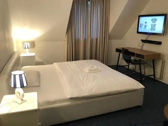 Standard Tek Büyük Yataklı Oda