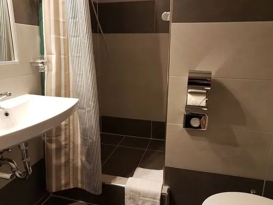 Basic Tek Büyük Yataklı Oda, 1 Büyük (Queen) Boy Yatak, Sigara İçilmez