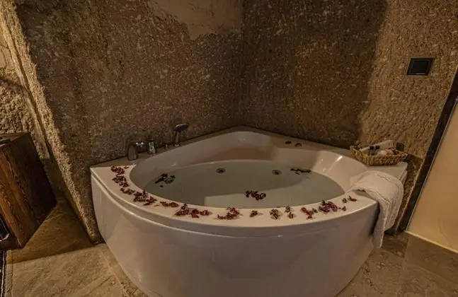 Aile Odası, Avlu Manzaralı, 1. Kat