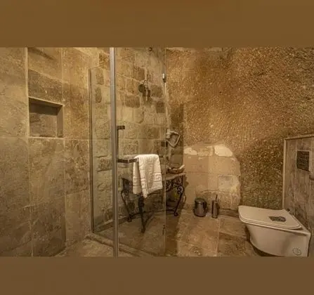 Aile Suiti, Avlu Manzaralı, Jakuzili (2 Kişilik)