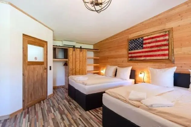 İki Ayrı Yataklı Oda, Banyolu/Duşlu