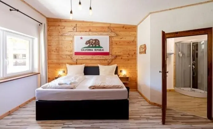 Tek Büyük Yataklı Oda, Banyolu/Duşlu