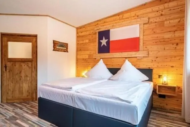 Tek Büyük Yataklı Oda, Banyolu/Duşlu