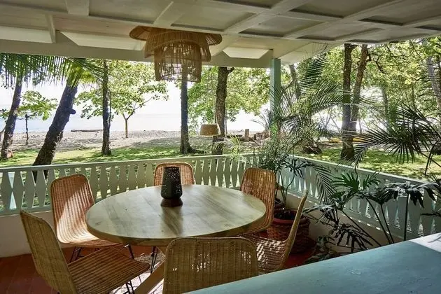 Almendra Double Room with Shared Bathroom