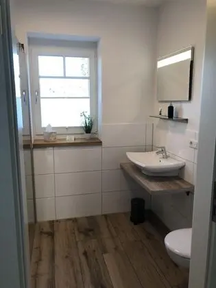 Tek Büyük Yataklı Oda, Engellilere Uygun, Banyolu/Duşlu (Groß)