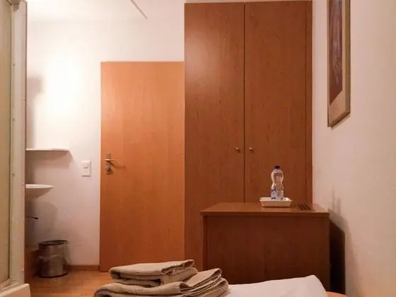 Basic Tek Kişilik Oda, 1 Tek Kişilik Yatak, Ortak Banyo