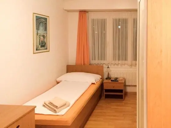 Basic Tek Kişilik Oda, 1 Tek Kişilik Yatak, Ortak Banyo