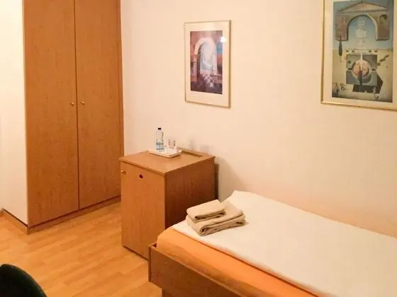 Basic Tek Kişilik Oda, 1 Tek Kişilik Yatak, Ortak Banyo