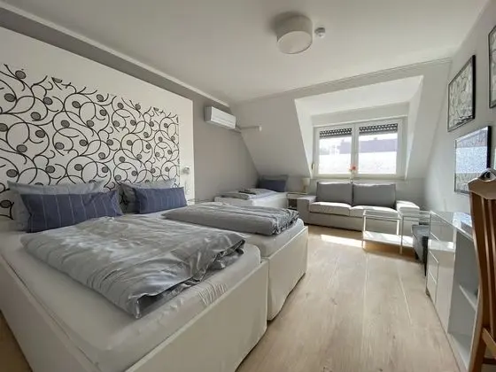 Üç Kişilik Oda