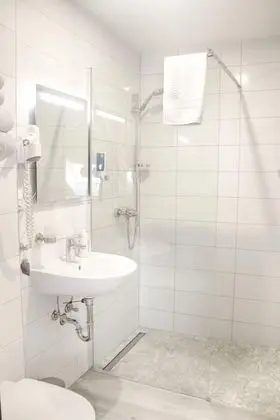 Comfort Tek Büyük Yataklı Oda