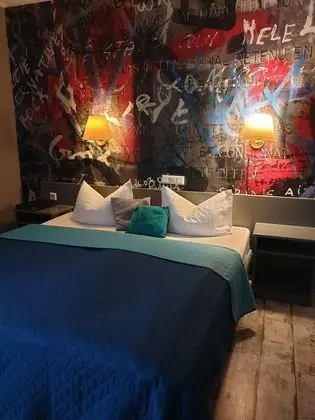 Tek Büyük Yataklı Oda