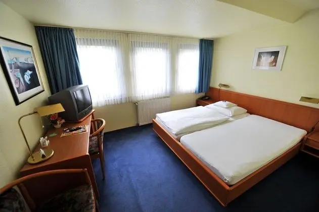 Tek Kişilik Oda, 1 Tek Kişilik Yatak, Sigara İçilmez