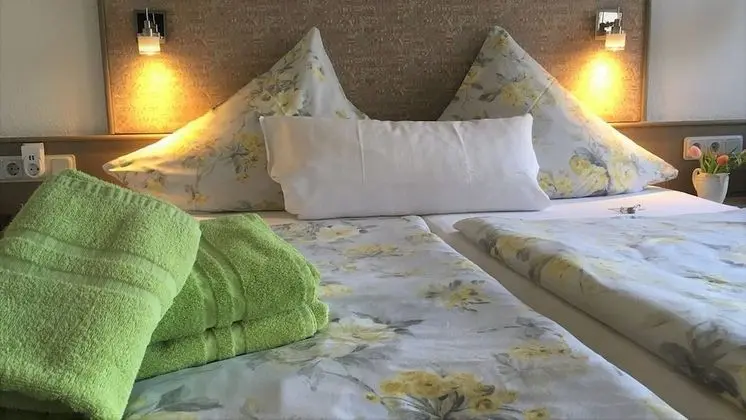 Üç Kişilik Oda