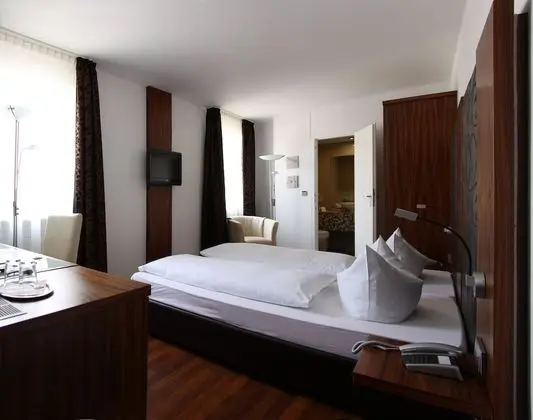 Comfort Tek Büyük Yataklı Oda