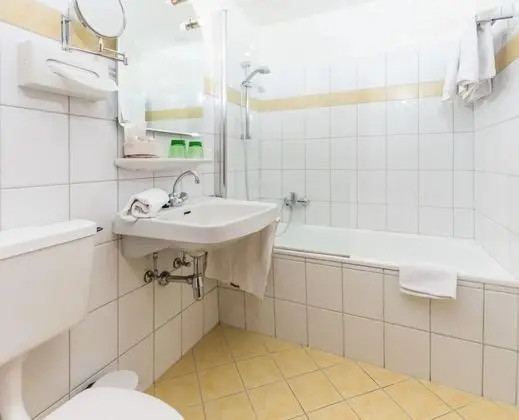 Tek Büyük Yataklı Oda, Balkon