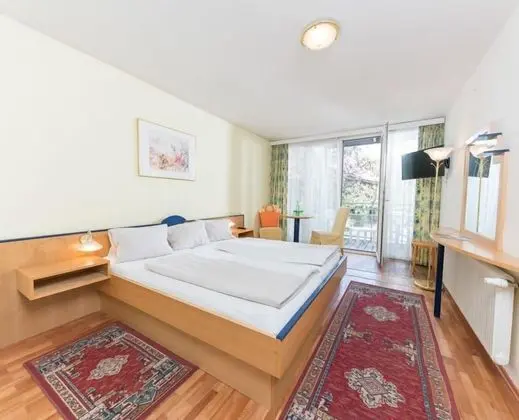 Tek Büyük Yataklı Oda, Balkon