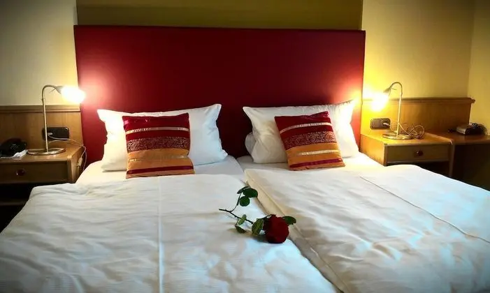 Basic Büyük Yataklı Tek Kişilik Oda