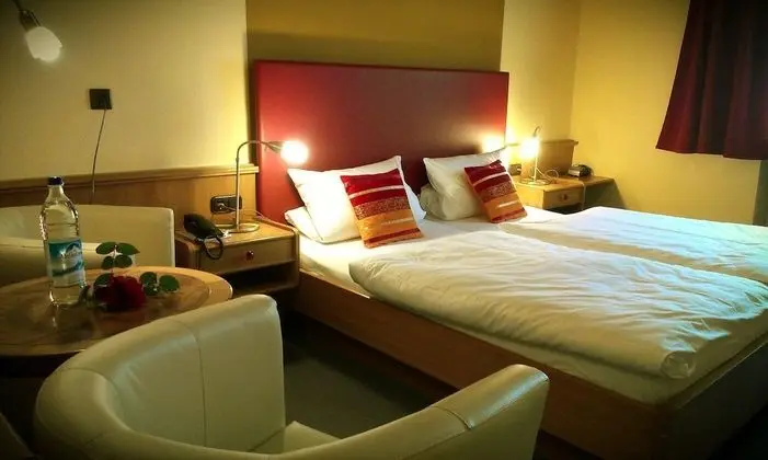 Basic Tek Büyük Yataklı Oda