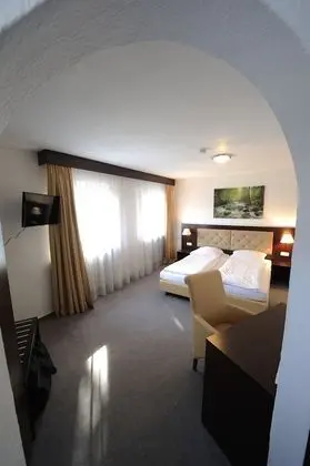 Tek Büyük veya İki Ayrı Yataklı Oda