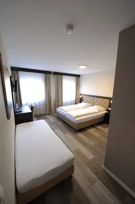 Tek Büyük veya İki Ayrı Yataklı Oda