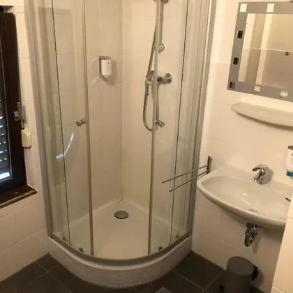 Basic Tek Büyük Yataklı Oda, Özel Banyo