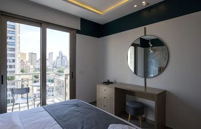 Deluxe Suite (Deco Suite)