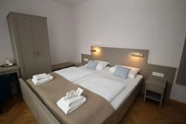 Tek Büyük Yataklı Oda