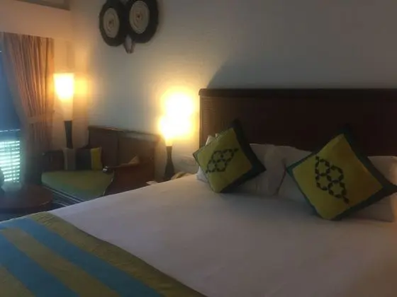 Kır Evi, Lagün Manzaralı (Zuri)