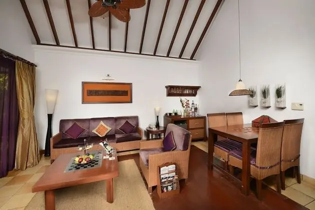 Kral Dairesi, Havuz Manzaralı