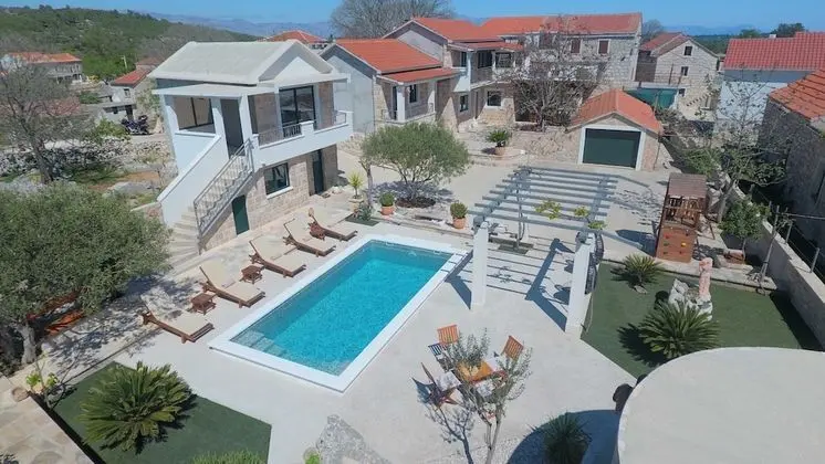 Villa (Two Bedroom Villa with Swimming pool)