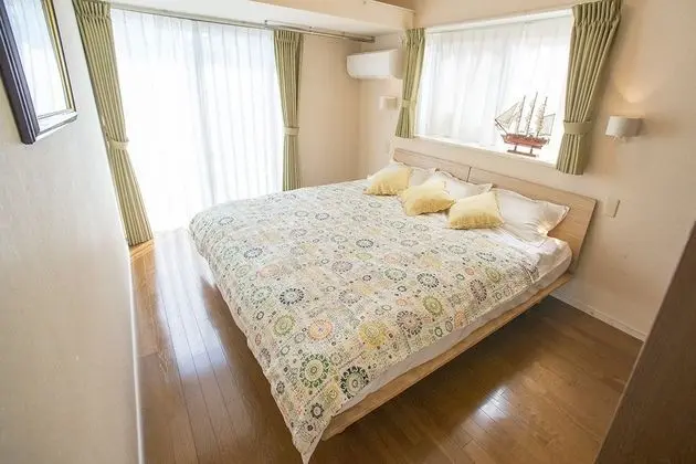 Ev (Private Vacation)