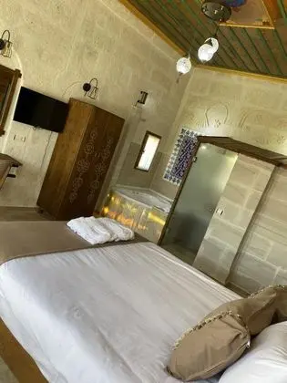 Jakuzili Deluxe Oda, Şehir veya Dağ Manzaralı, Jakuzili