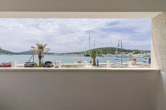Apart Daire (Zvon - 10 m from sea - A1(4+1))