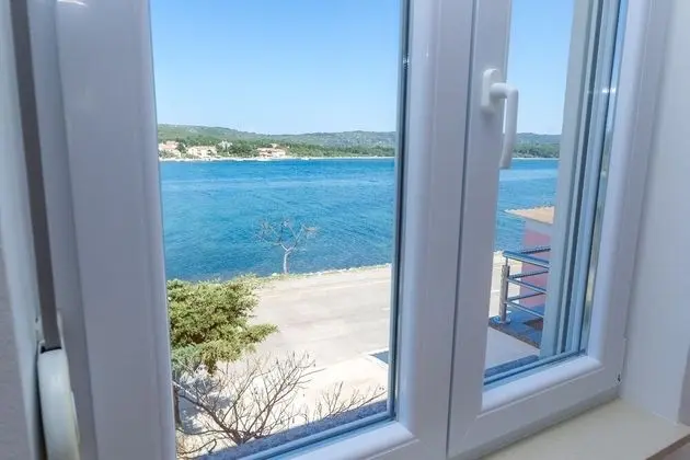 Apart Daire (Zvone1  - at the water front - A5(2+2)