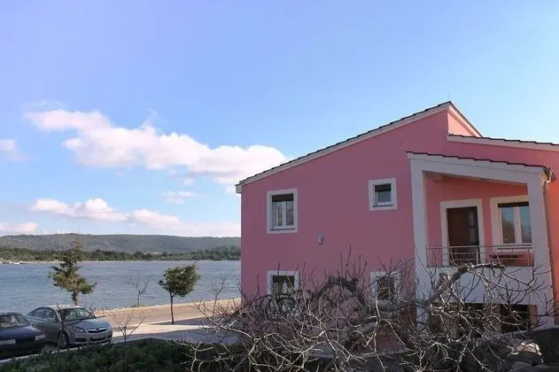 Apart Daire (Zvone1  - at the water front - A5(2+2)