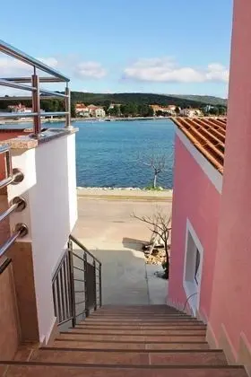 Apart Daire (Zvone1  - at the water front - A5(2+2)